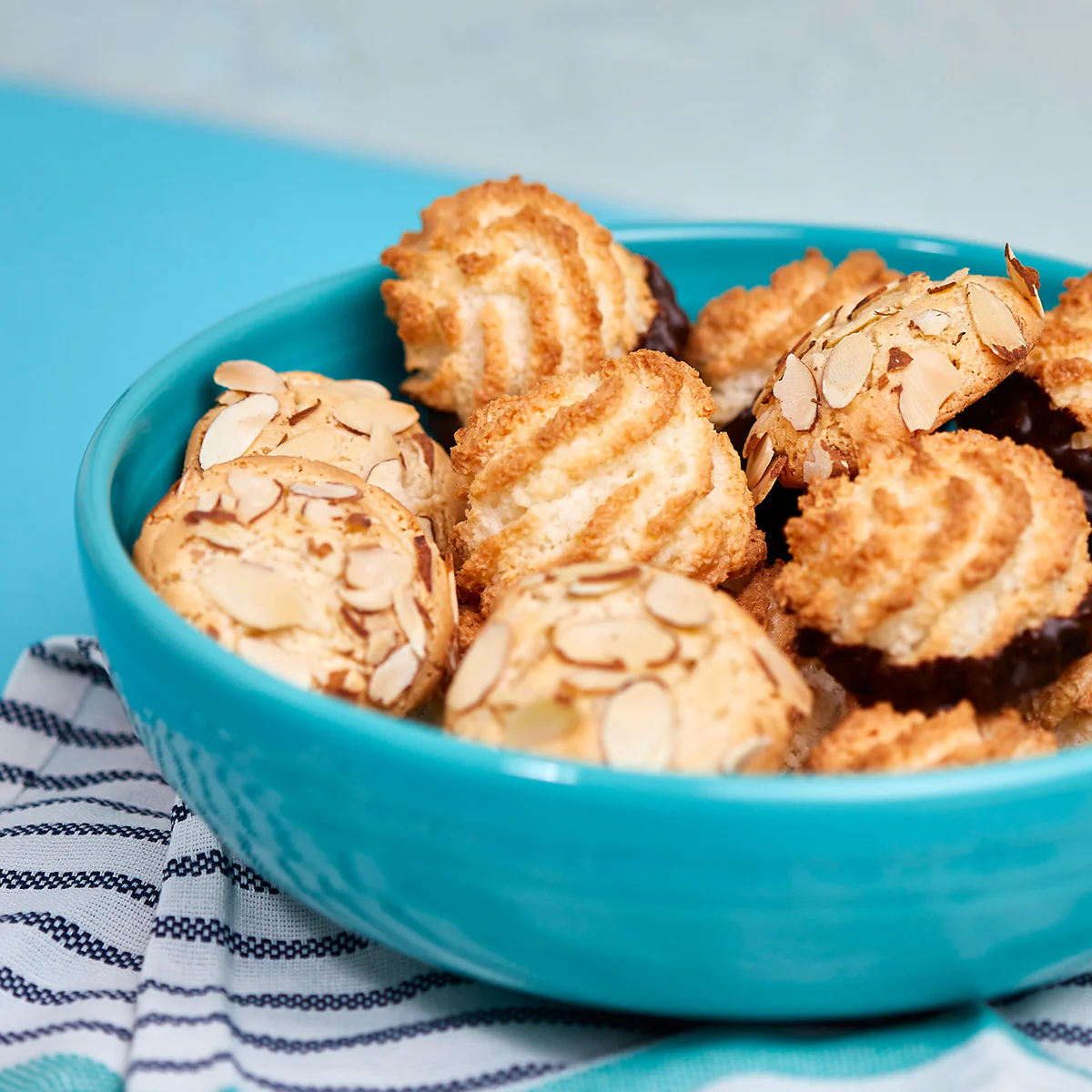Almond Macaroon - Image 4