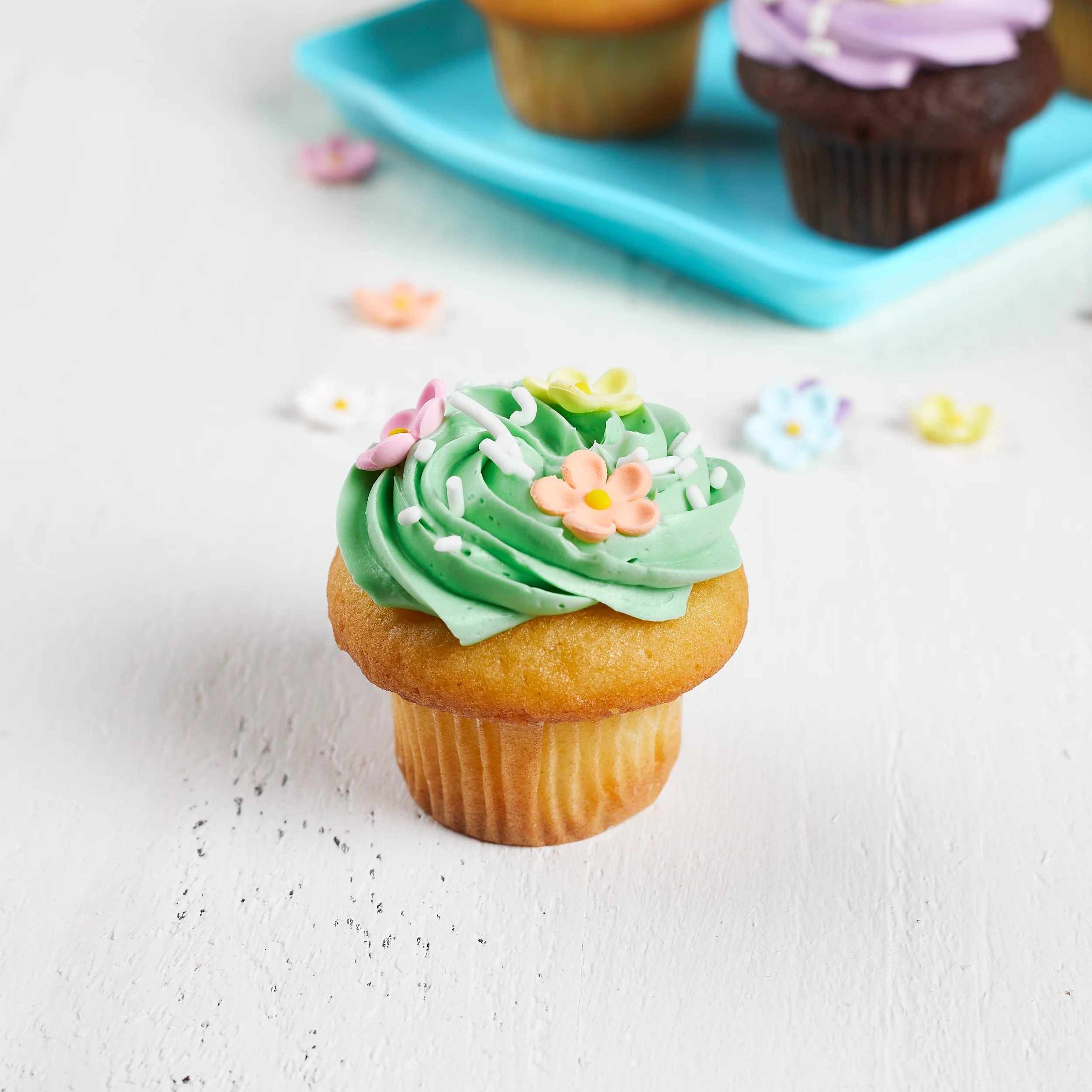 Flower Pastel Cupcake - Image 3