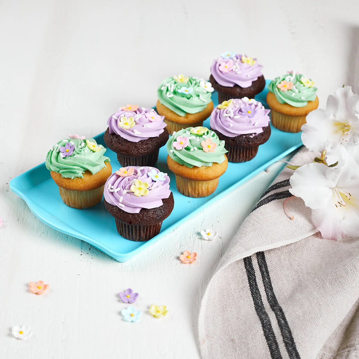 Mother's Day Flower Cupcake - Image 3