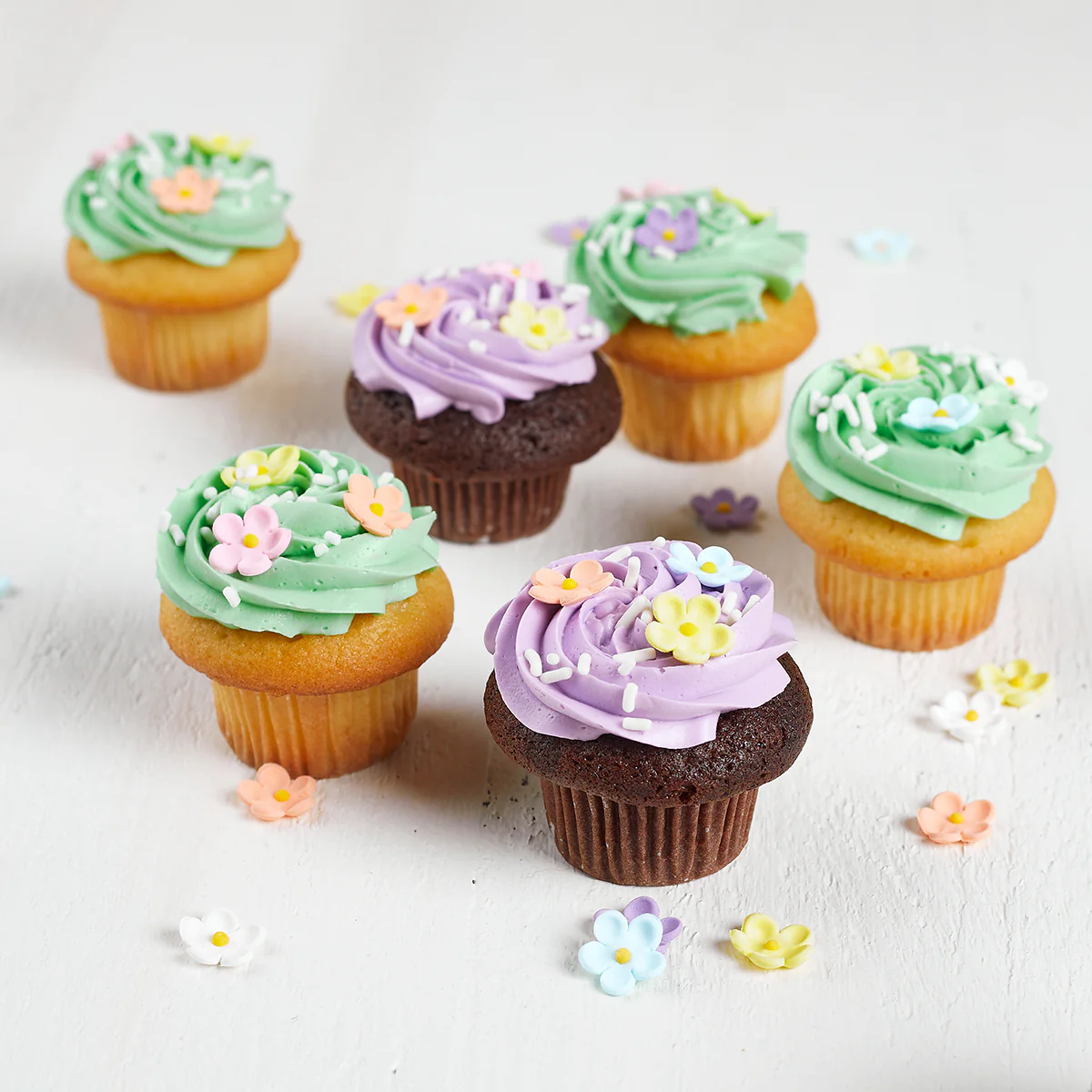 Vanilla Bouquet Cupcake - Image 2