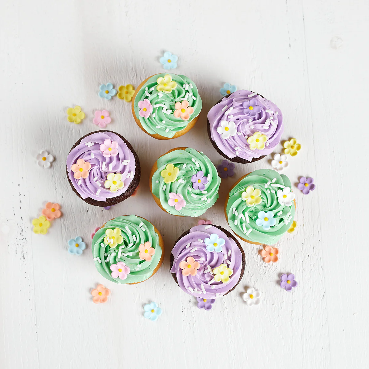 Vanilla Bouquet Cupcake - Image 3